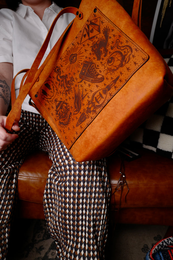 The Work Tote: Side Show Flash
