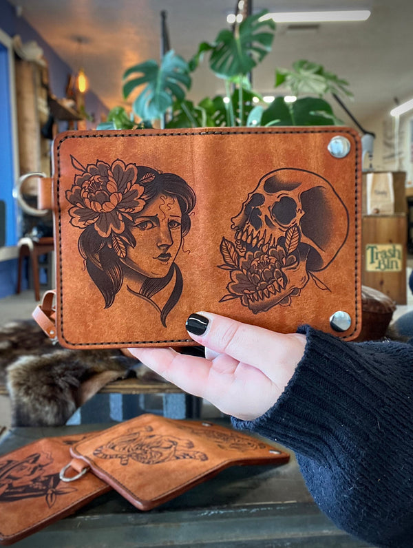 Saloon Wallet: Dead or Alive