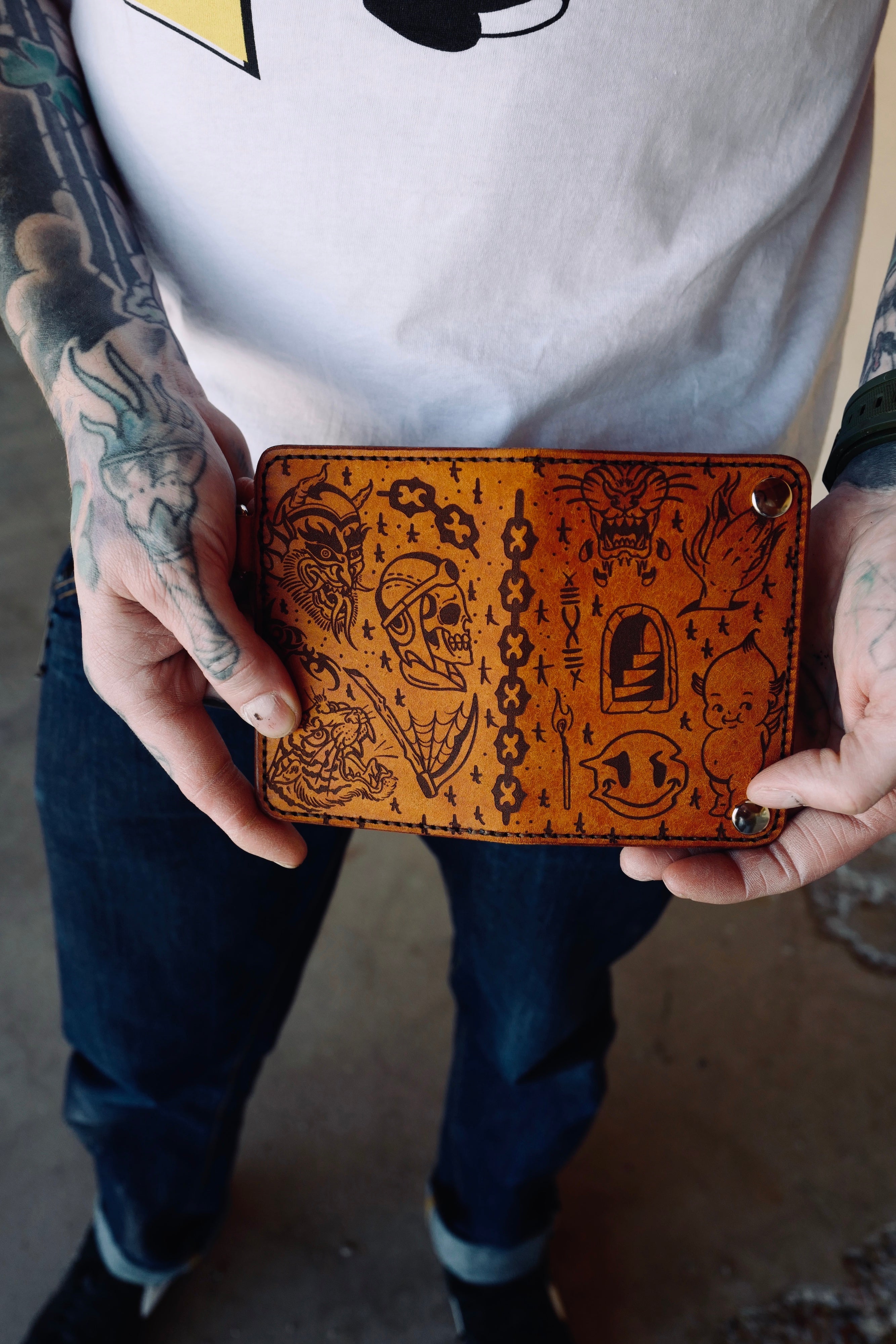 Saloon Wallet: Live Fast Flash Sheet