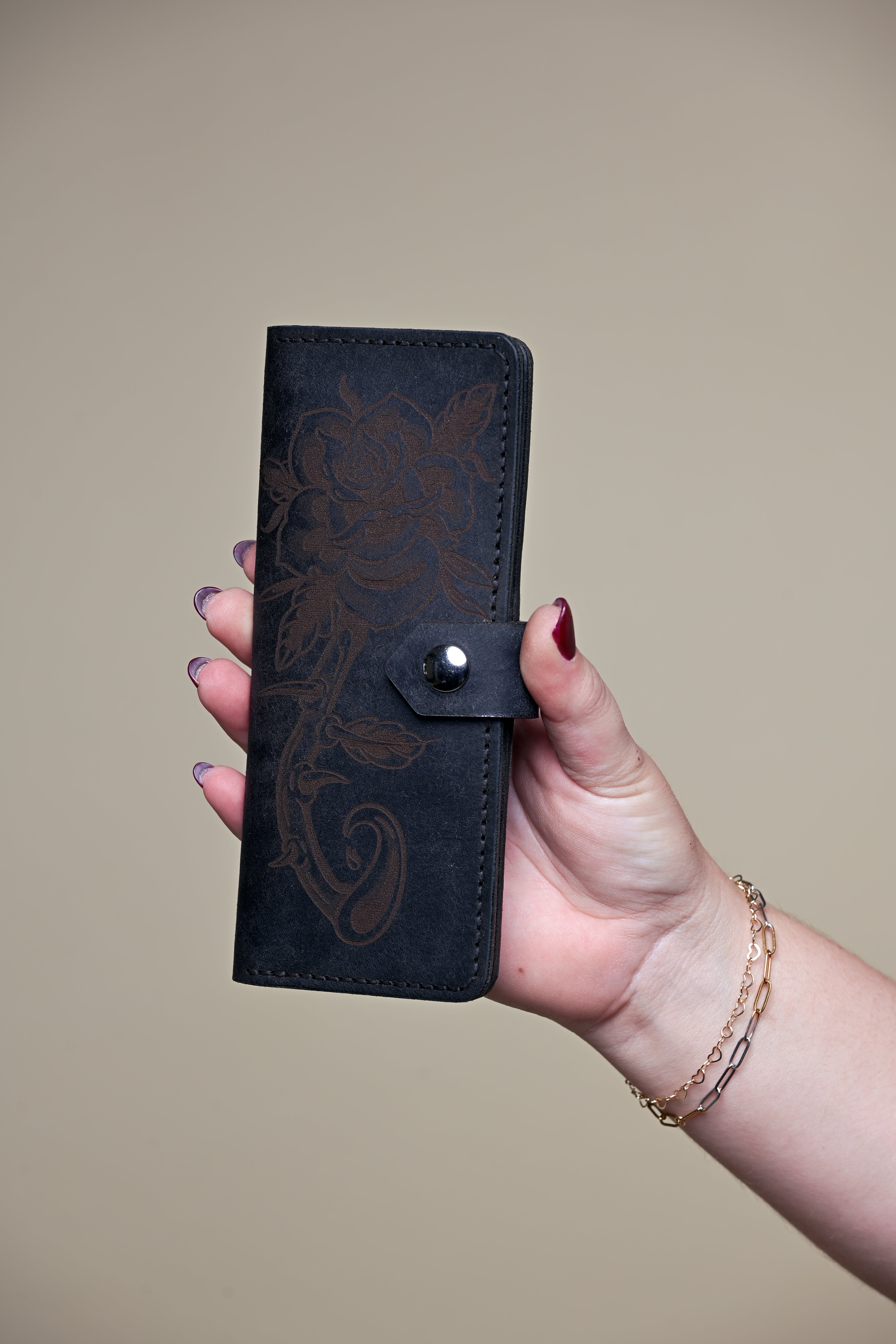 Bandita Wallet: Rose and Thorns