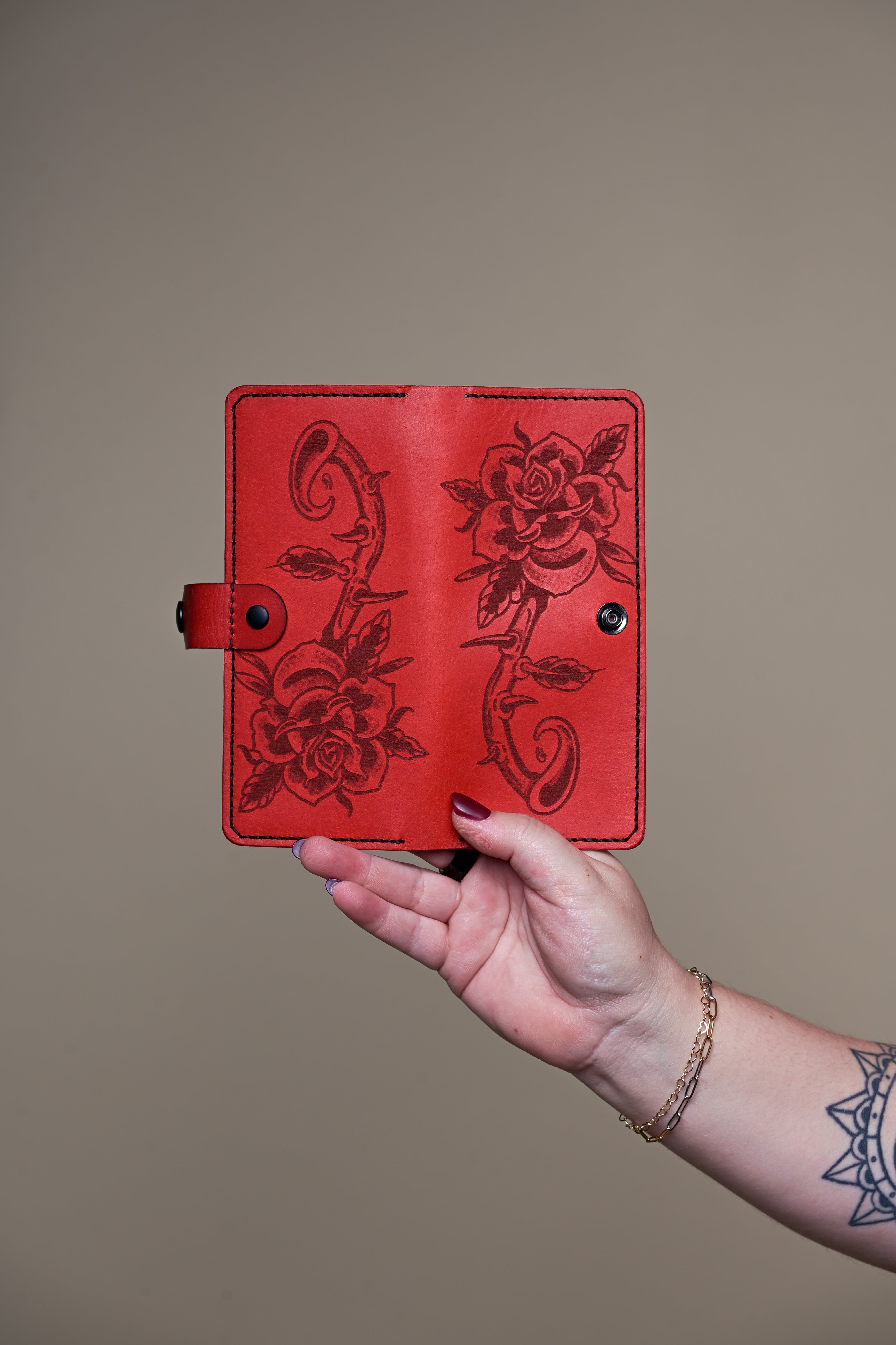 Bandita Wallet: Rose and Thorns