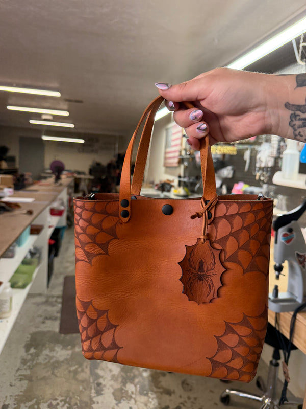 Garage Sale: Opener Tour Tote Spiderwebs 1