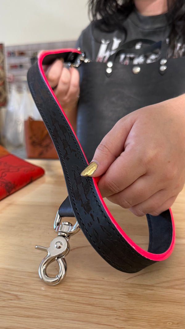 Chain Engraved Shoulder Strap (back in black)
