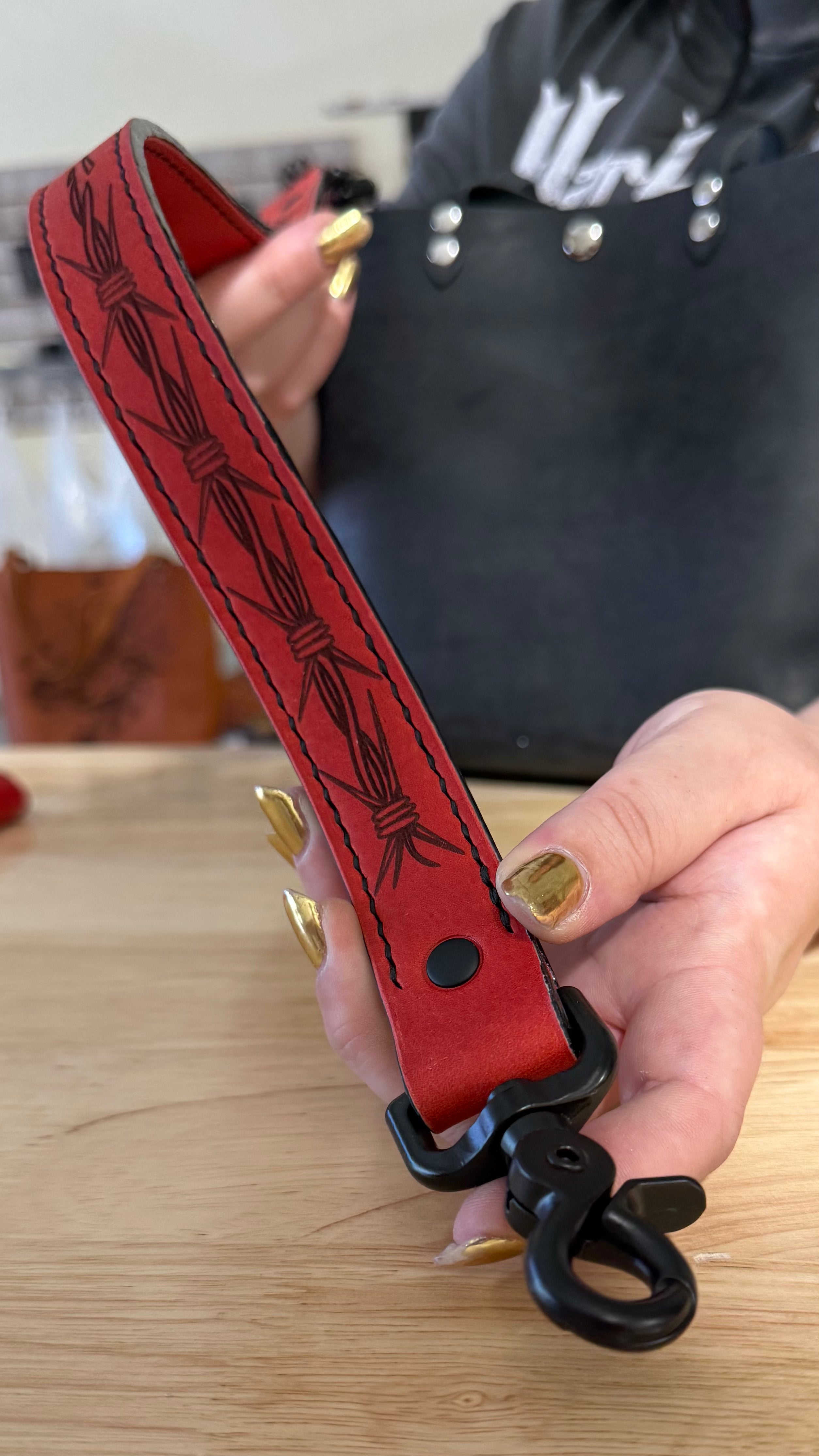 Barbed Wire Shoulder Strap (cherry red)