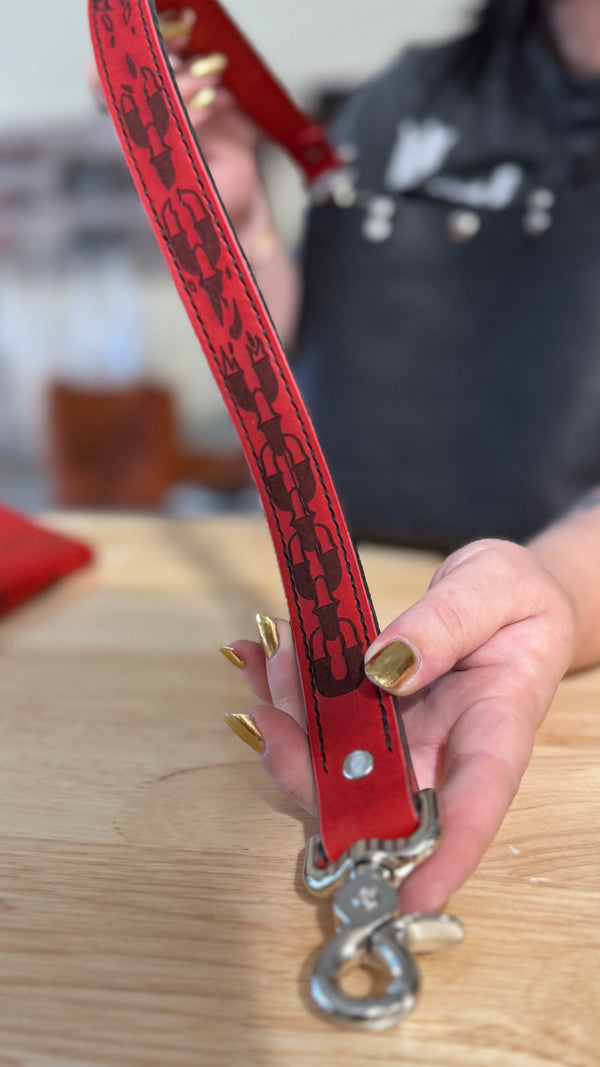 Chain Engraved Shoulder Strap (cherry red)