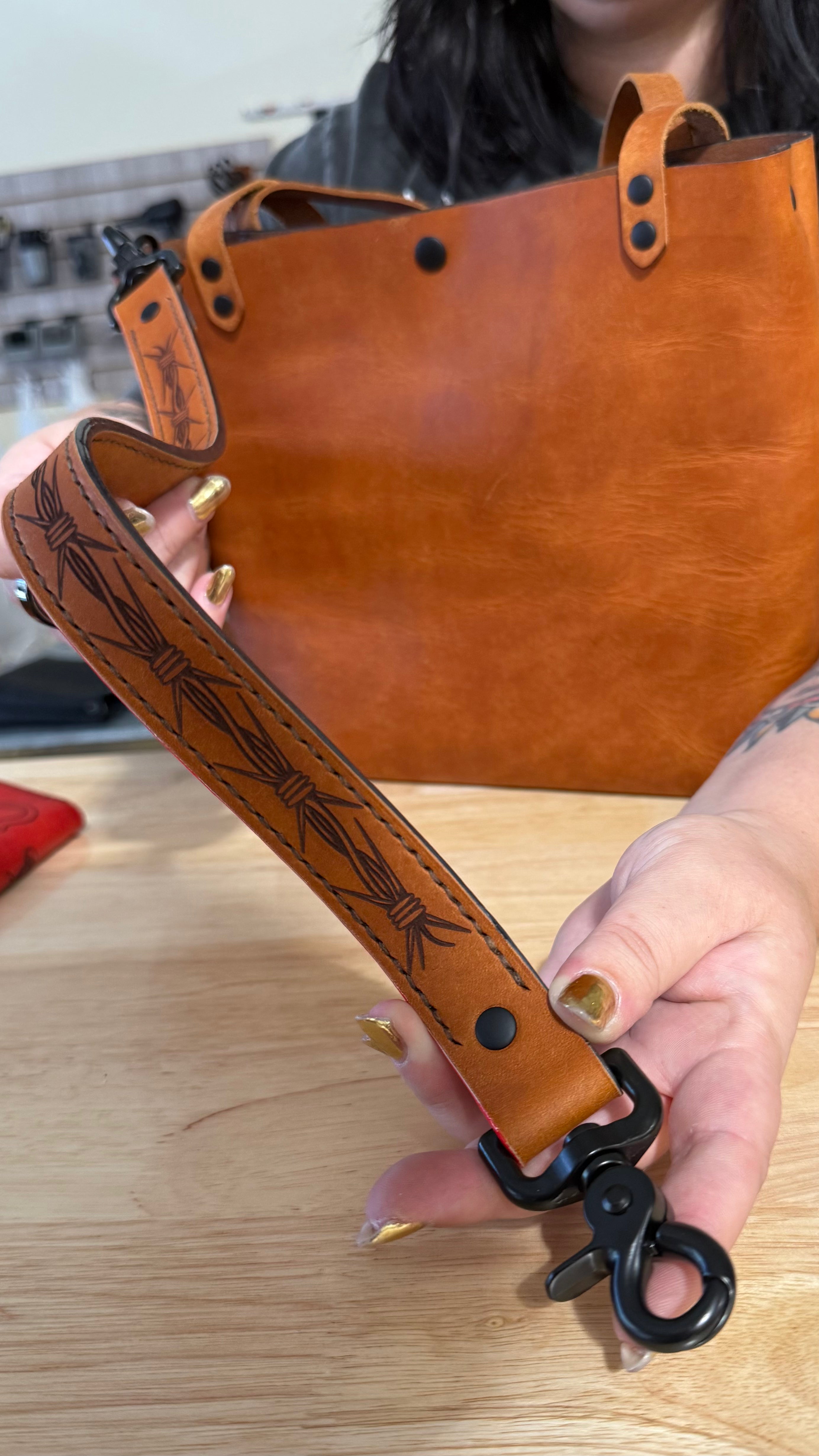 Barbed Wire Shoulder Strap (canyon brown)