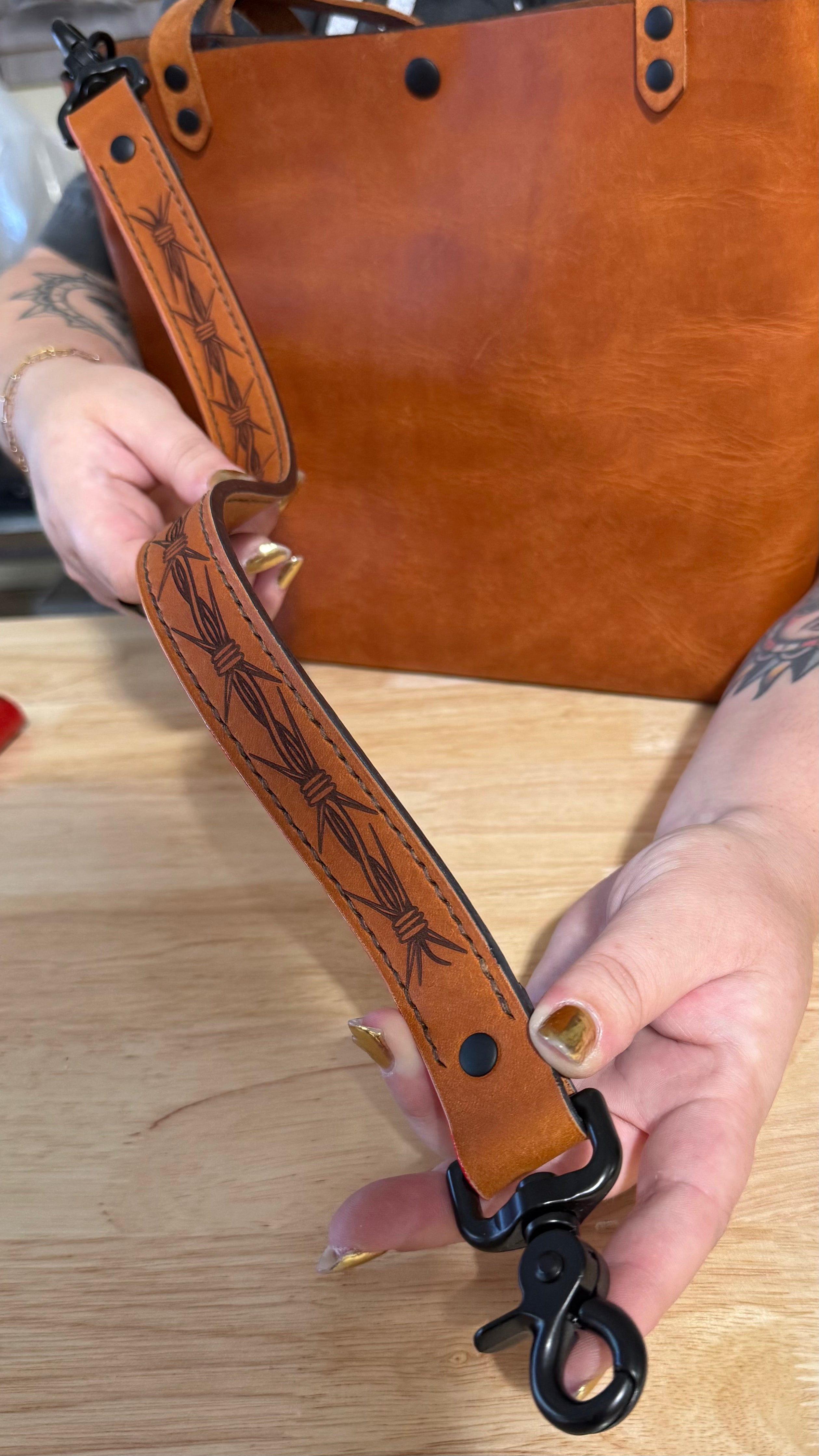 Barbed Wire Shoulder Strap (canyon brown)