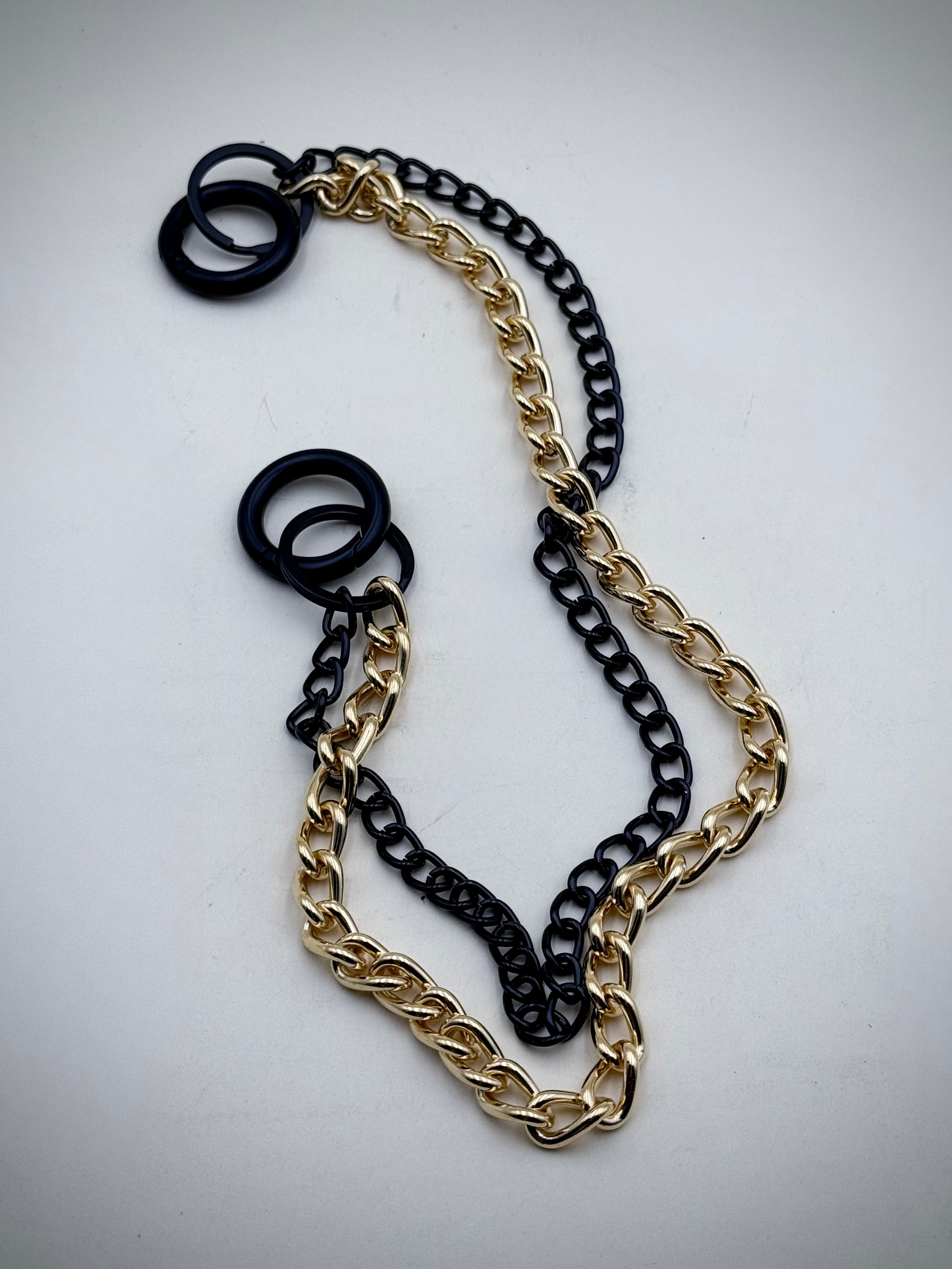 Bag Accessory: Black/Gold Layered Chain