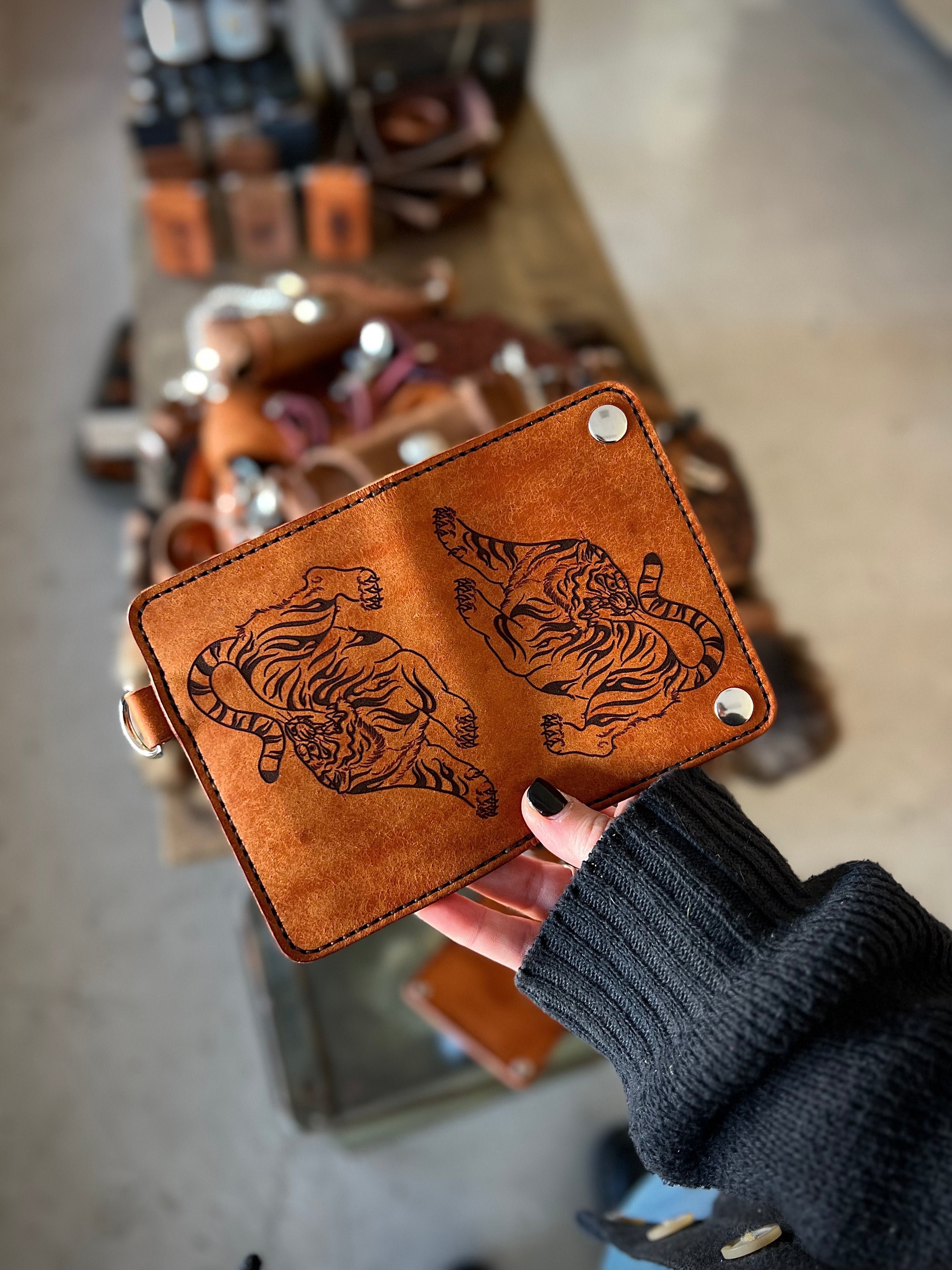 Saloon Wallet: Tigers