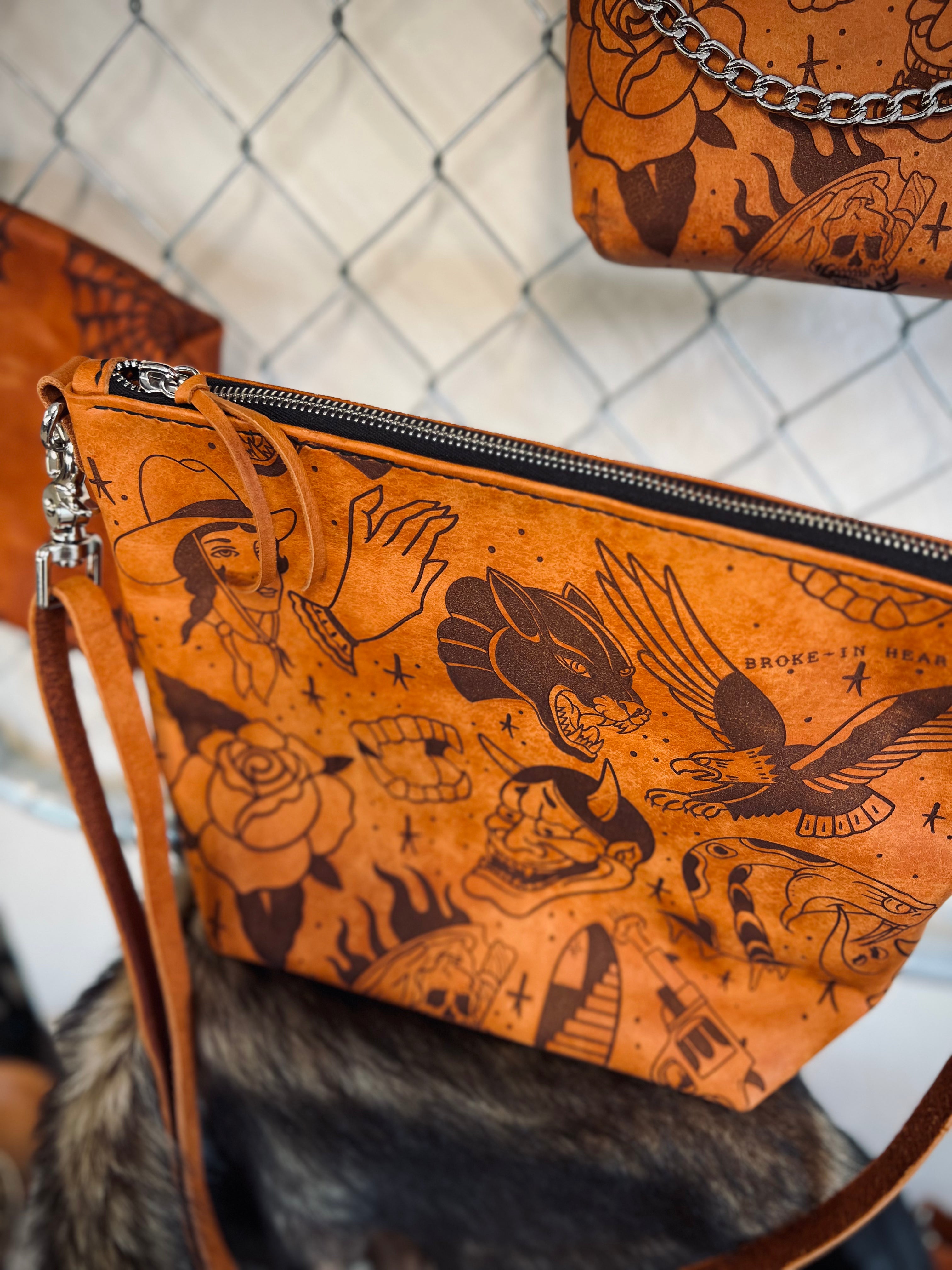 The Lola Zip Crossbody: Classics Flash Sheet