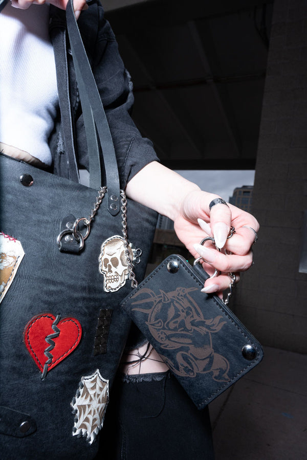 Saloon Wallet: Hot Stuff